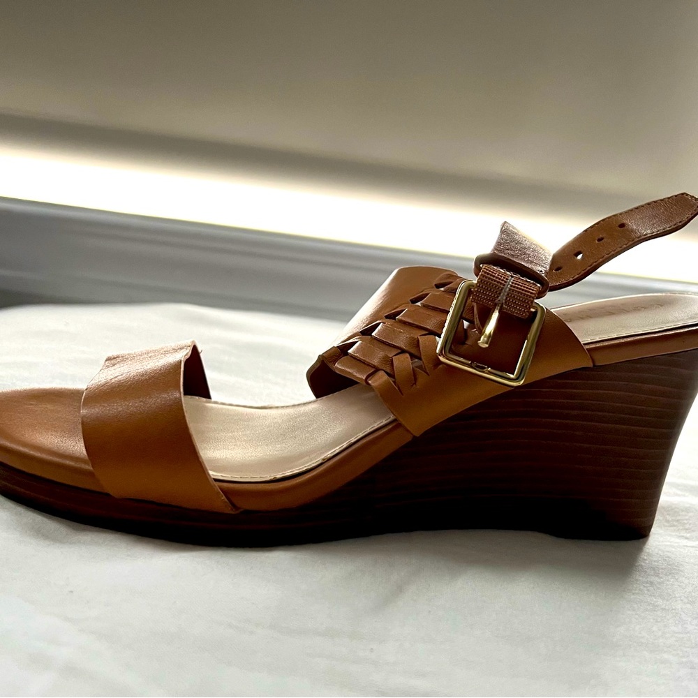 Cole Haan Wedge size 6.5